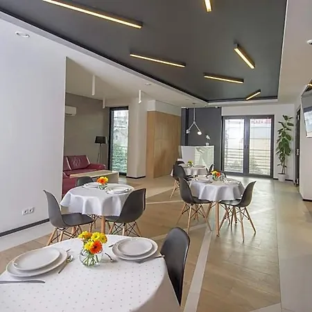 Aparthotel D20 3*
