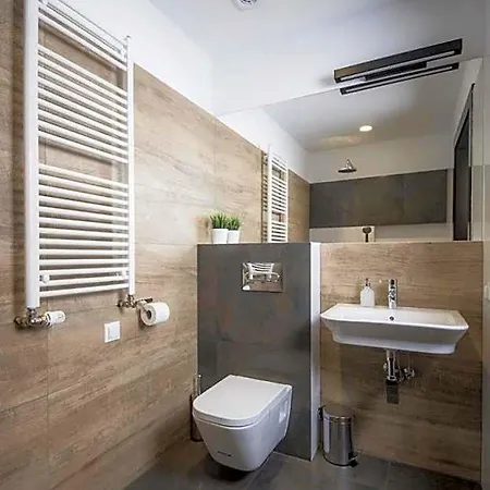 D20 Aparthotel 3*